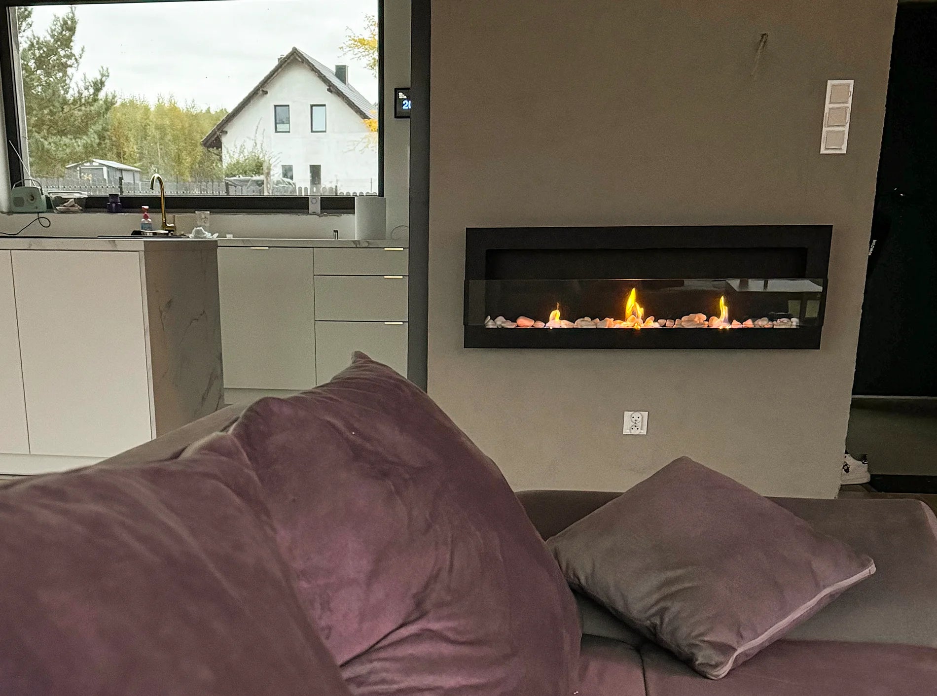 Biokamin 1200X400 Schwarz Strukturiert mit Glas - IgnisLumina.ch