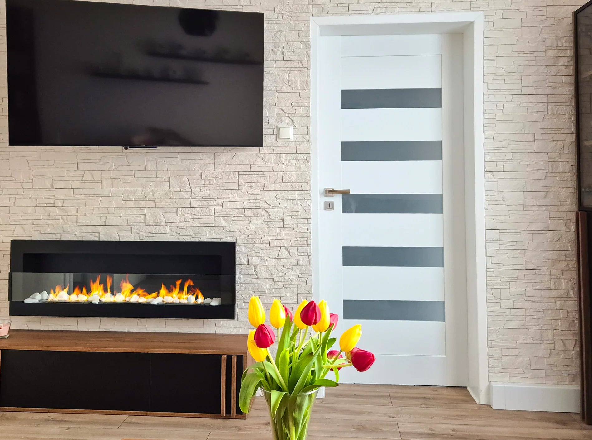 Biokamin 1200X400 Schwarz Strukturiert mit Glas - IgnisLumina.ch