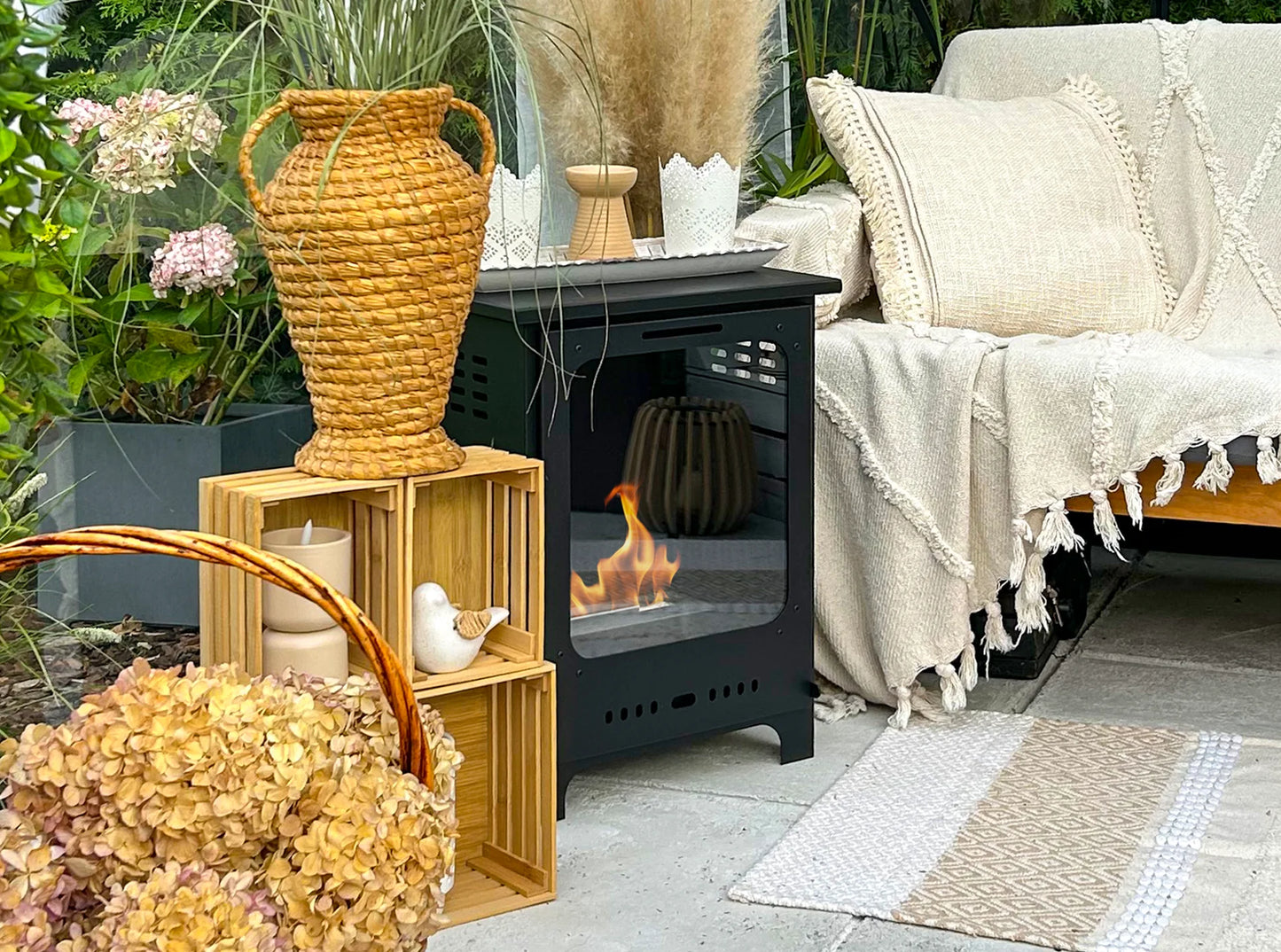 Biokamin Koza Mini Schwarz Matt mit Glas - IgnisLumina.ch