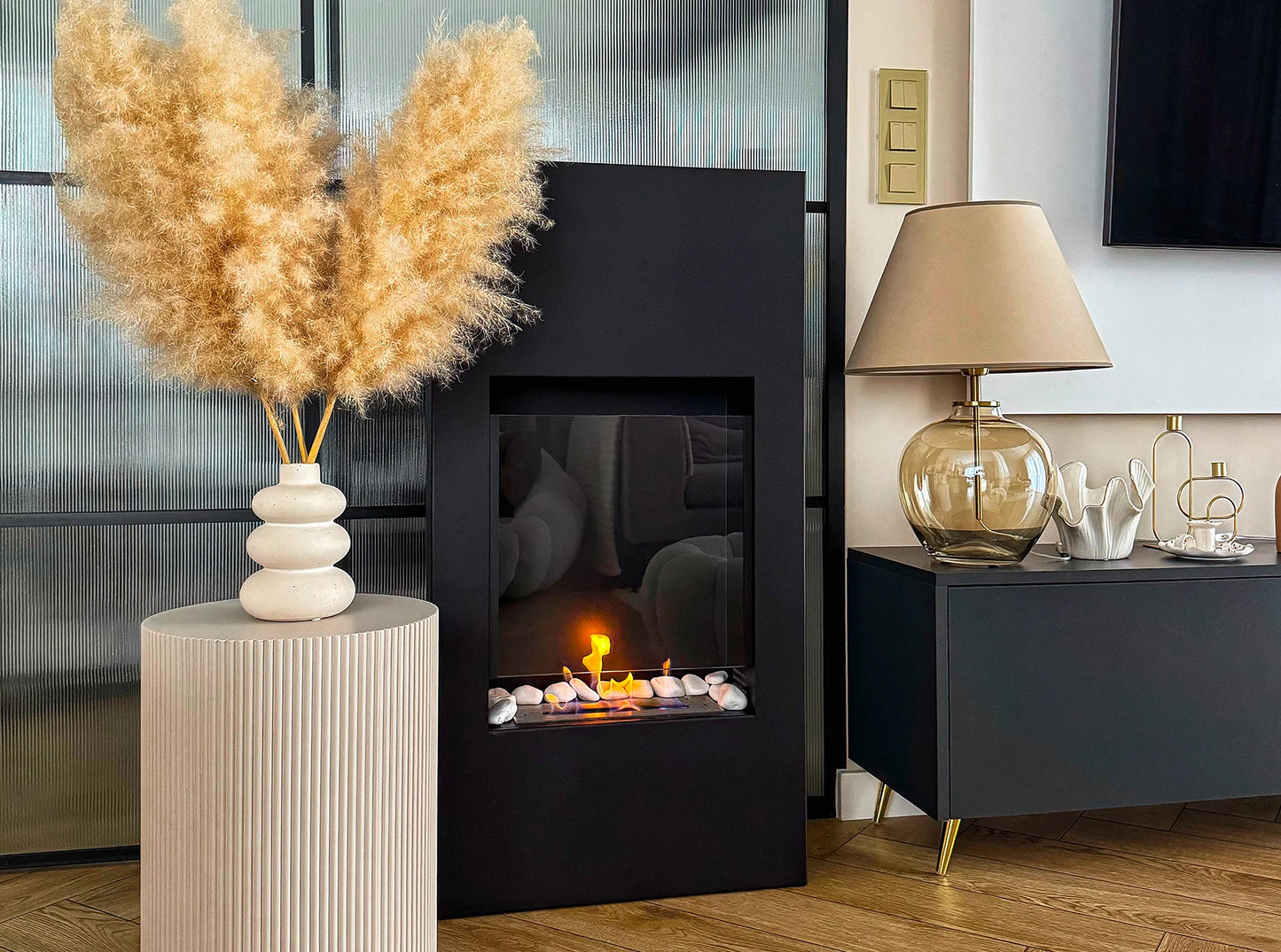 Biokamin Portal Modern Schwarz Matt mit Glas - IgnisLumina.ch