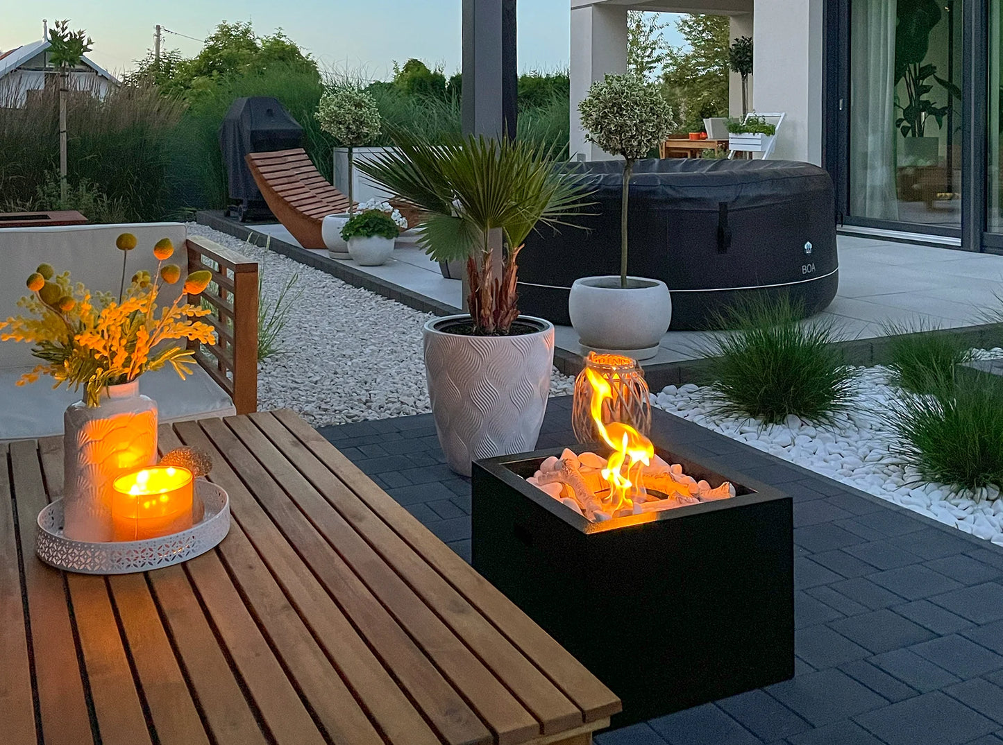 Biokamin Stand Novium Schwarz Matt - IgnisLumina.ch