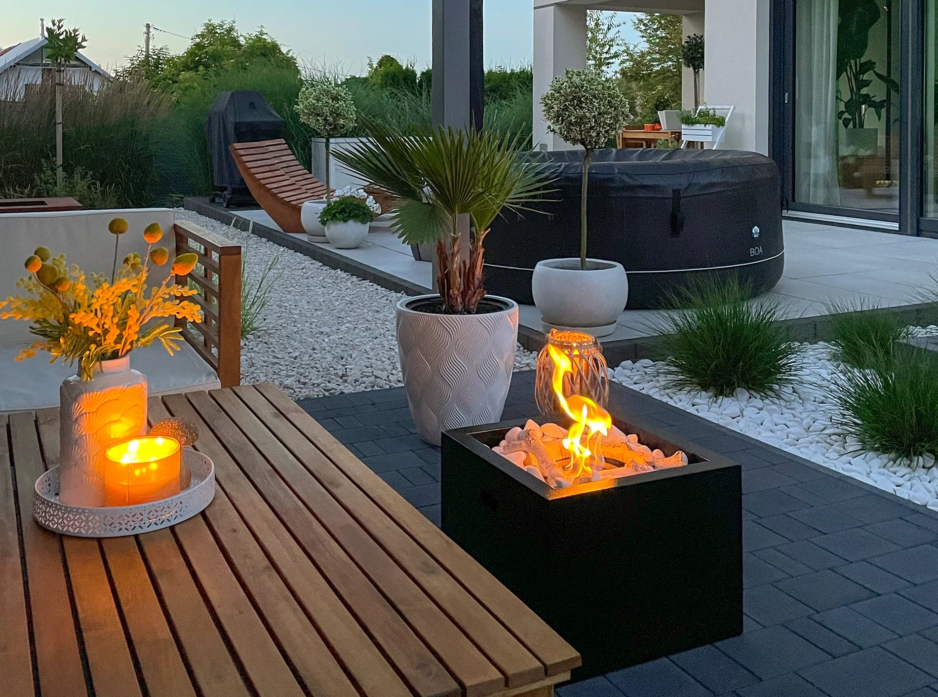 Biokamin Stand Novium Schwarz Matt - IgnisLumina.ch