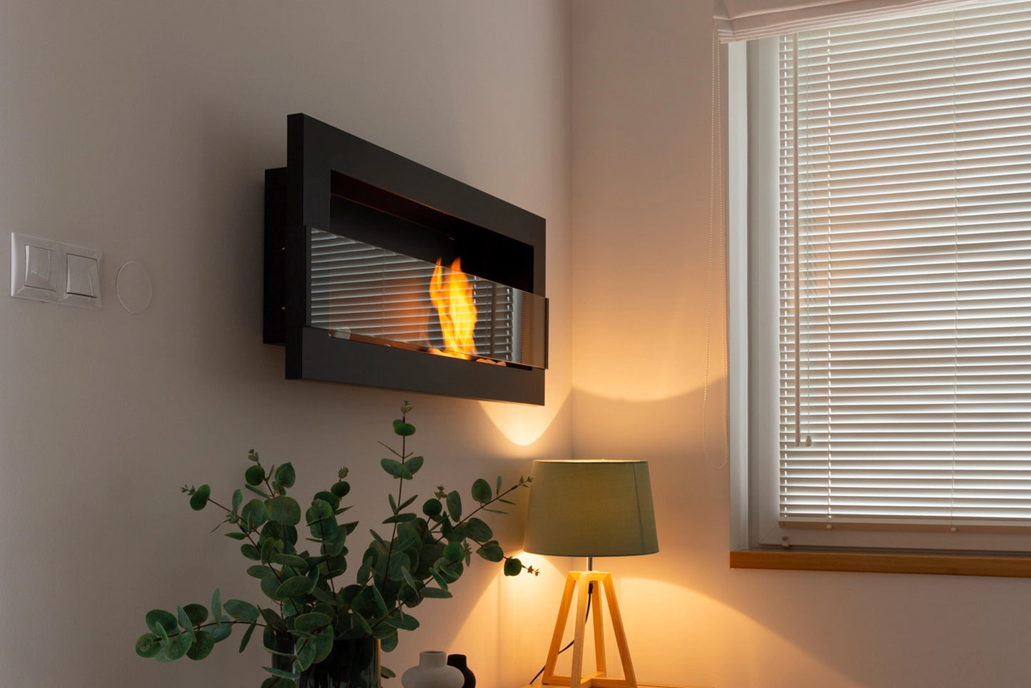 Biokamin 900x400 mit Glas Schwarz Strukturiert - IgnisLumina.ch