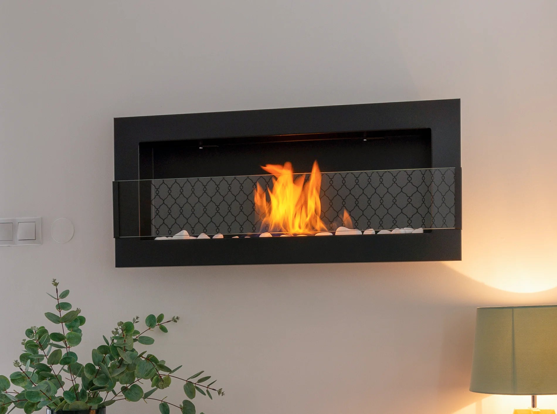 Biokamin 900x400 mit Glas Schwarz Strukturiert - IgnisLumina.ch