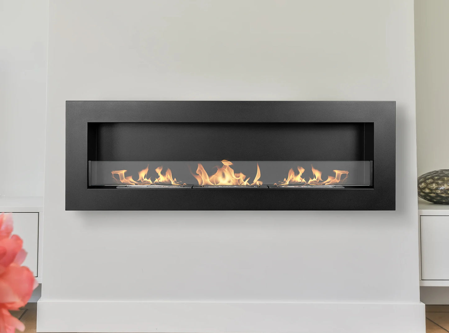 LUMINA Box Wandkamin 1200×400 | Breiter Kubus-Kamin mit Glasscheibe – Für grosse Räume – Detailansicht | IgnisLumina.ch