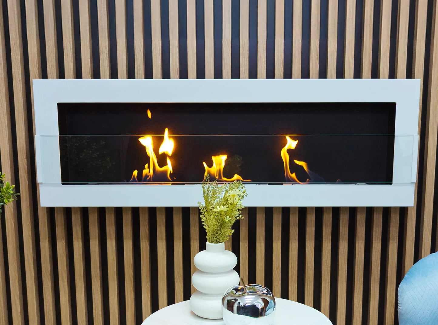 Wand-Biokamin 1200x400 Weiß Hochglanz mit Glas - IgnisLumina.ch