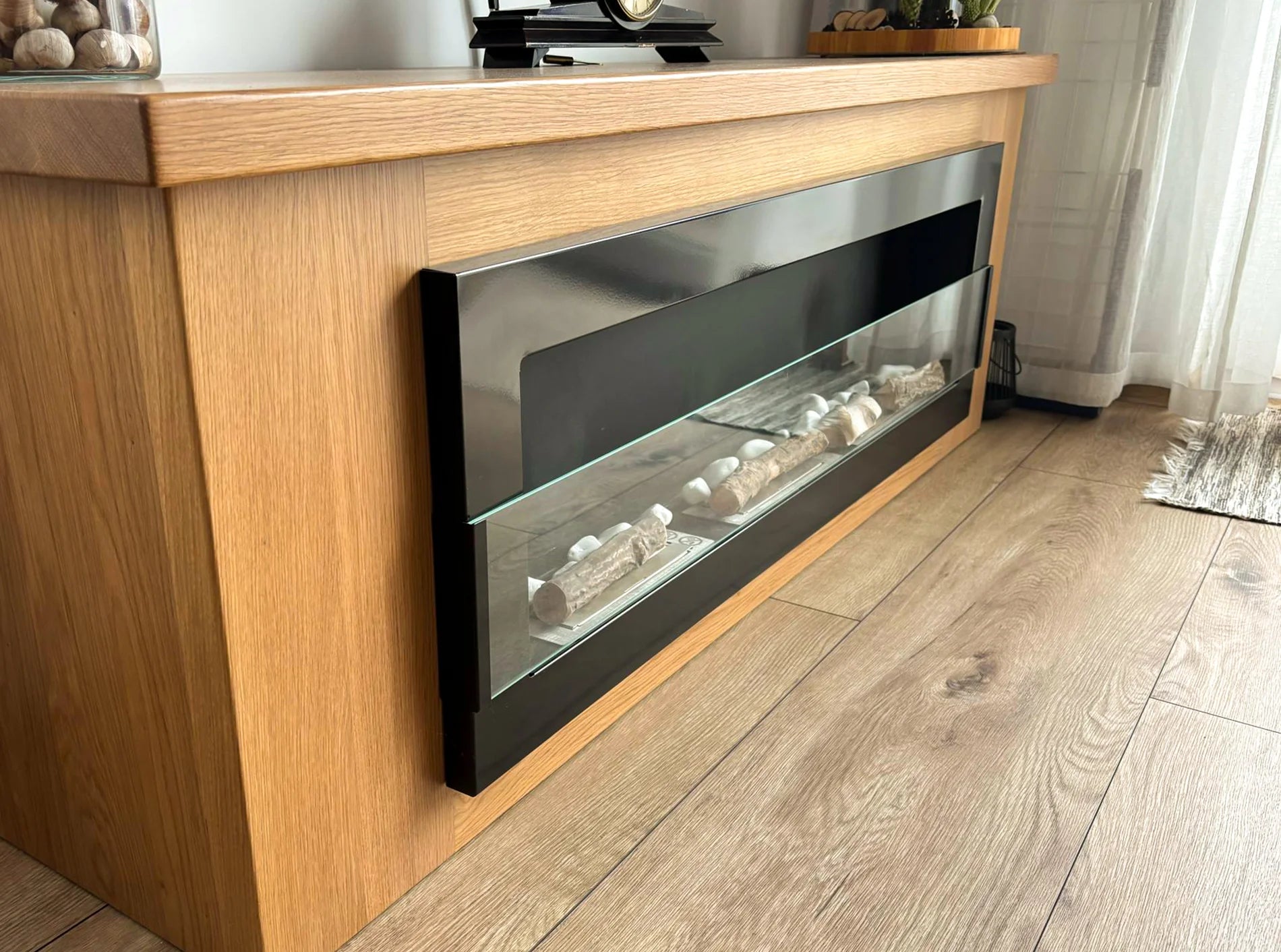 Wand-Biokamin mit Glas 1200x400 Schwarz Hochglanz - IgnisLumina.ch