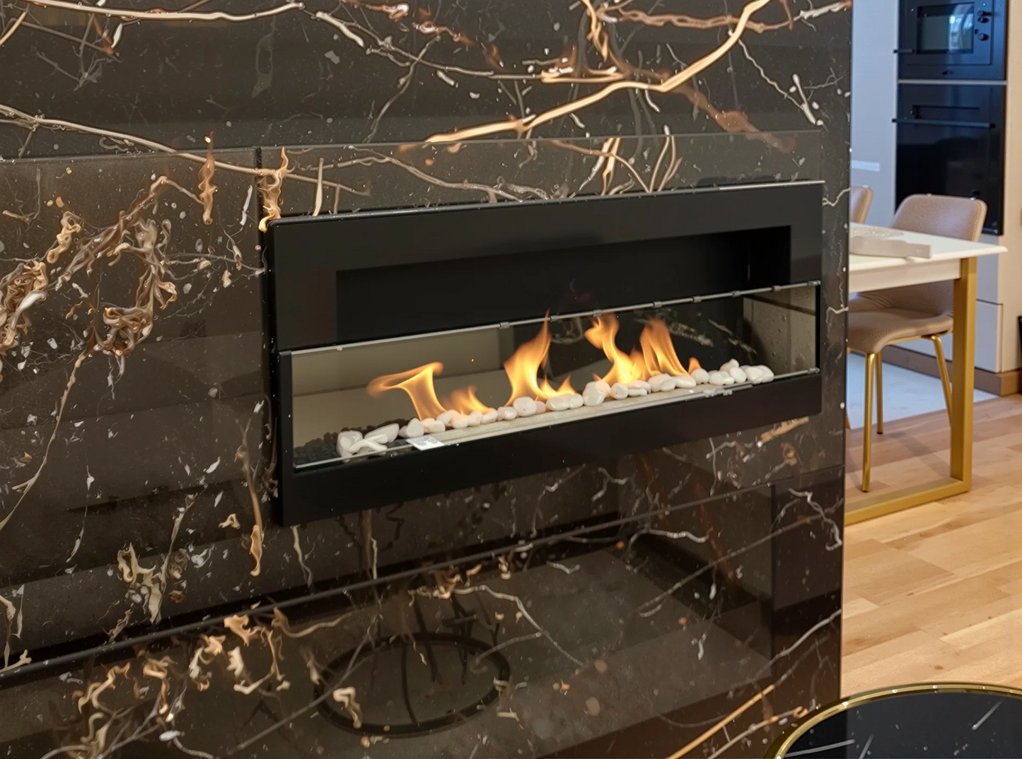 Wand-Biokamin mit Glas 900x400 Schwarz Hochglanz - IgnisLumina.ch