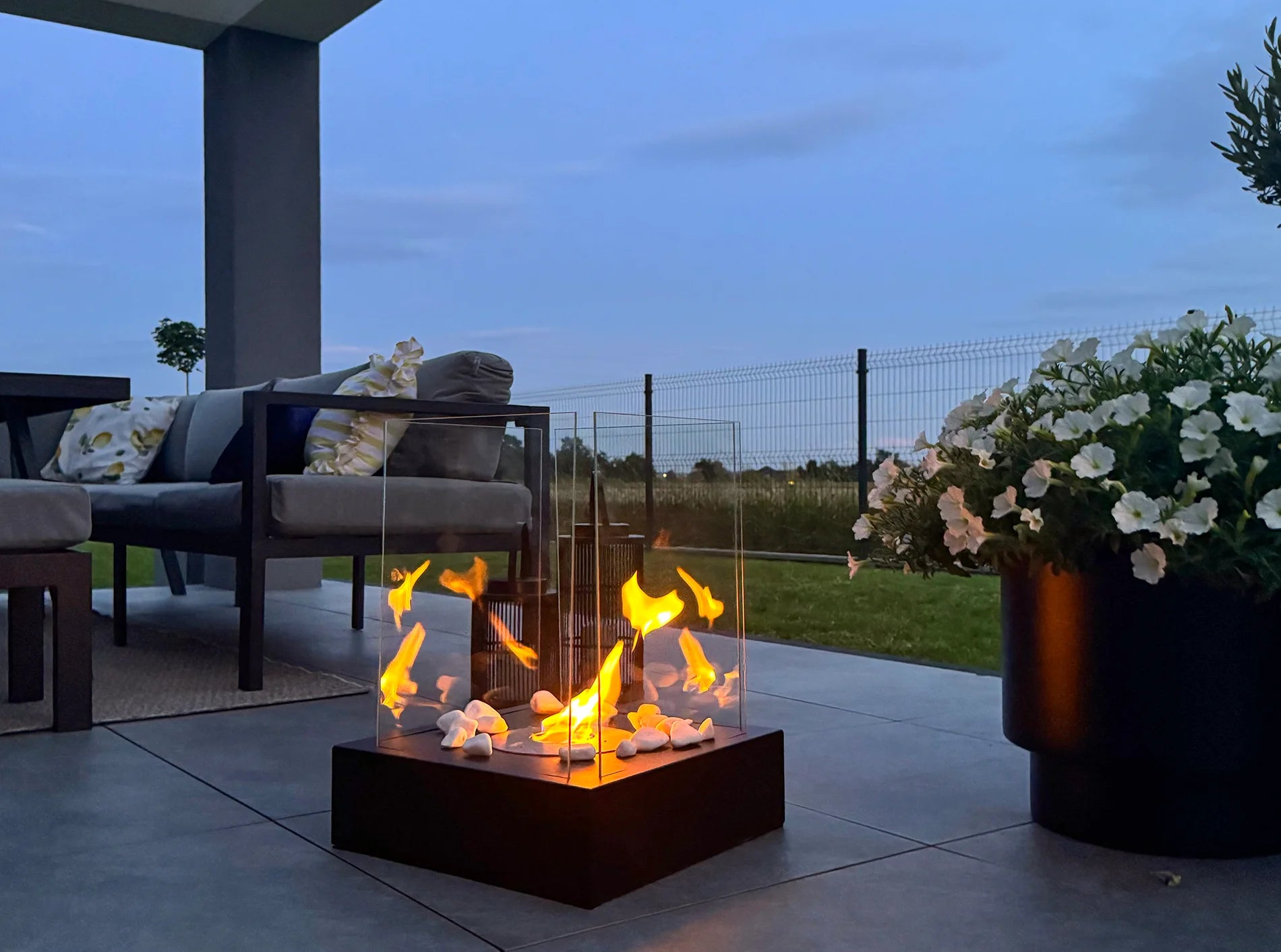 Biokamin Stand Sunset Garden Schwarz - IgnisLumina.ch