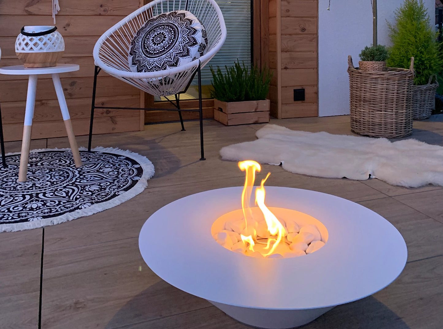 Biokamin Stand Universe Weiß Matt - IgnisLumina.ch