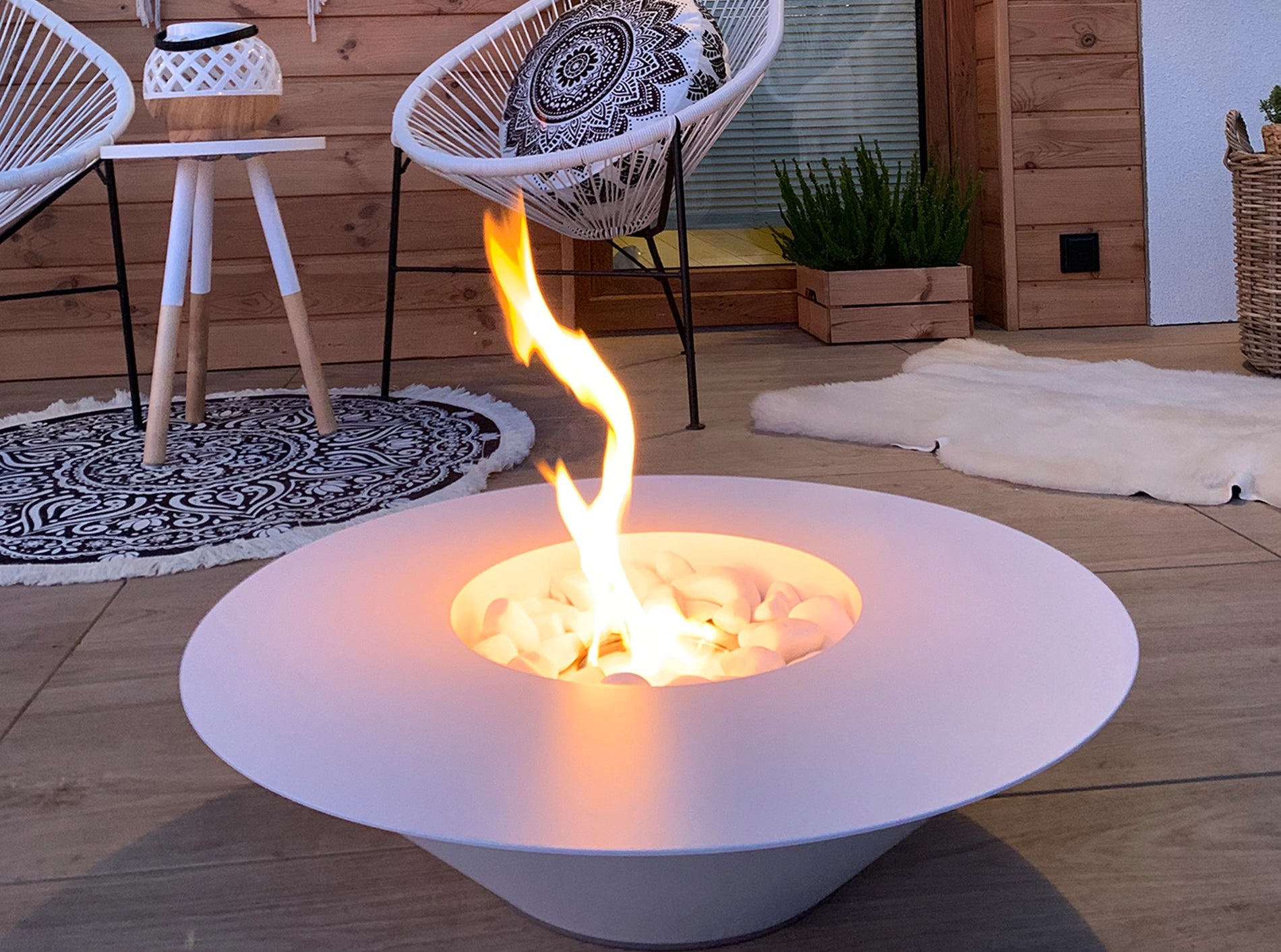 Biokamin Stand Universe Weiß Matt - IgnisLumina.ch