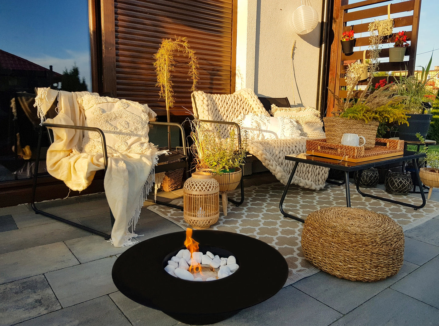 Biokamin Stand Universe Schwarz Matt - IgnisLumina.ch