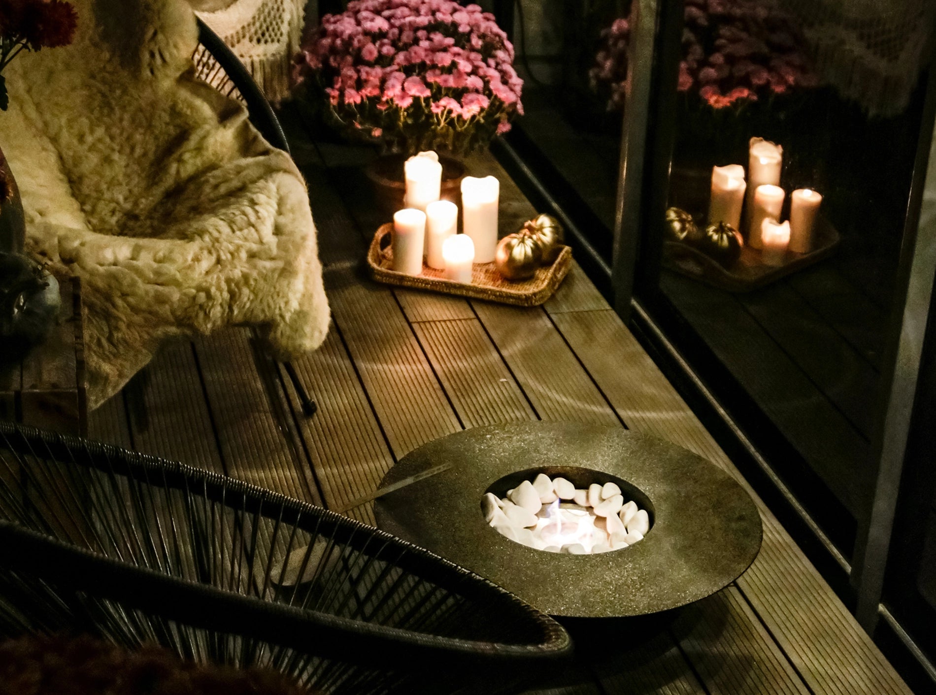 Biokamin Stand Universe Schwarz Matt - IgnisLumina.ch