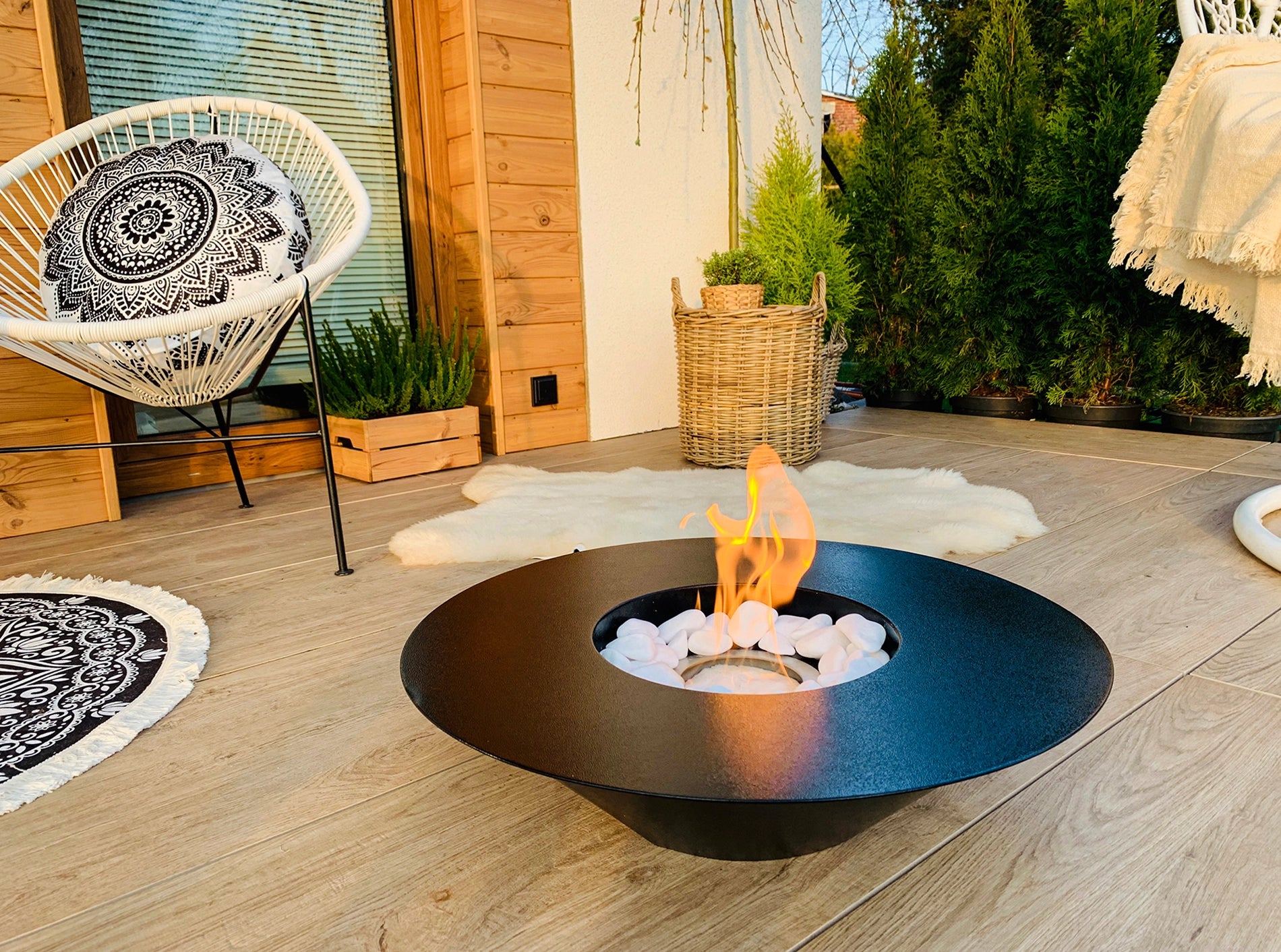 Biokamin Stand Universe Schwarz Matt - IgnisLumina.ch