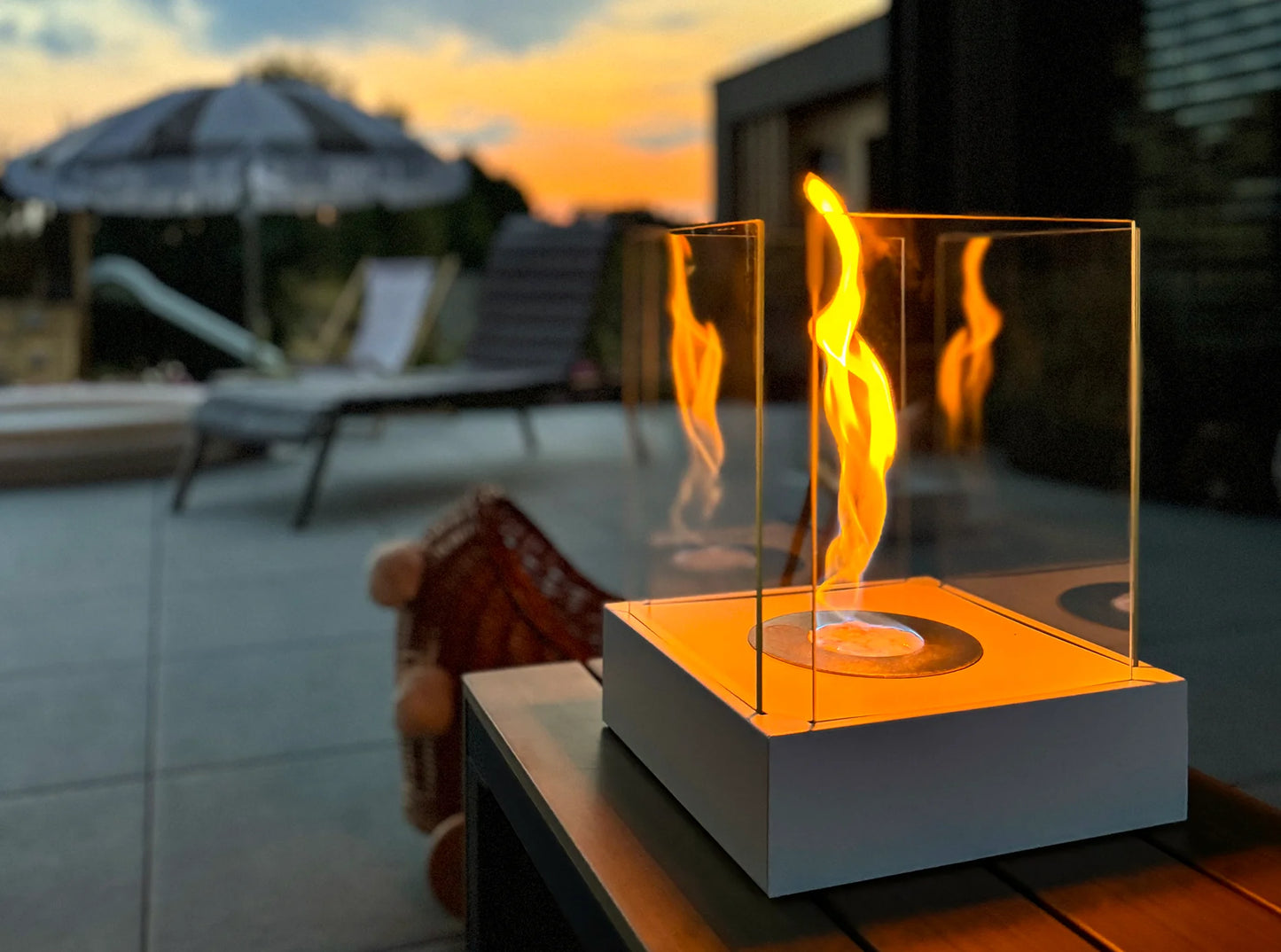 Biokamin Stand Sunset Garden Mini Weiß Matt - IgnisLumina.ch