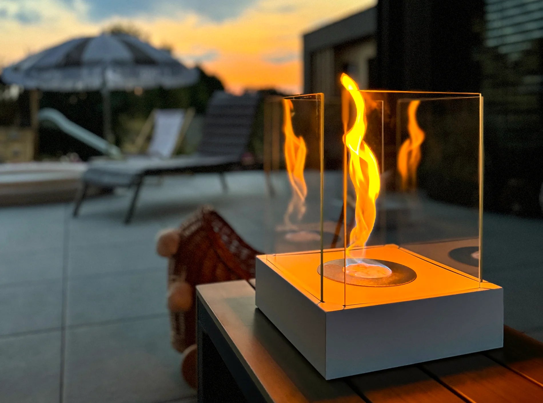 Biokamin Stand Sunset Garden Mini Weiß Matt - IgnisLumina.ch