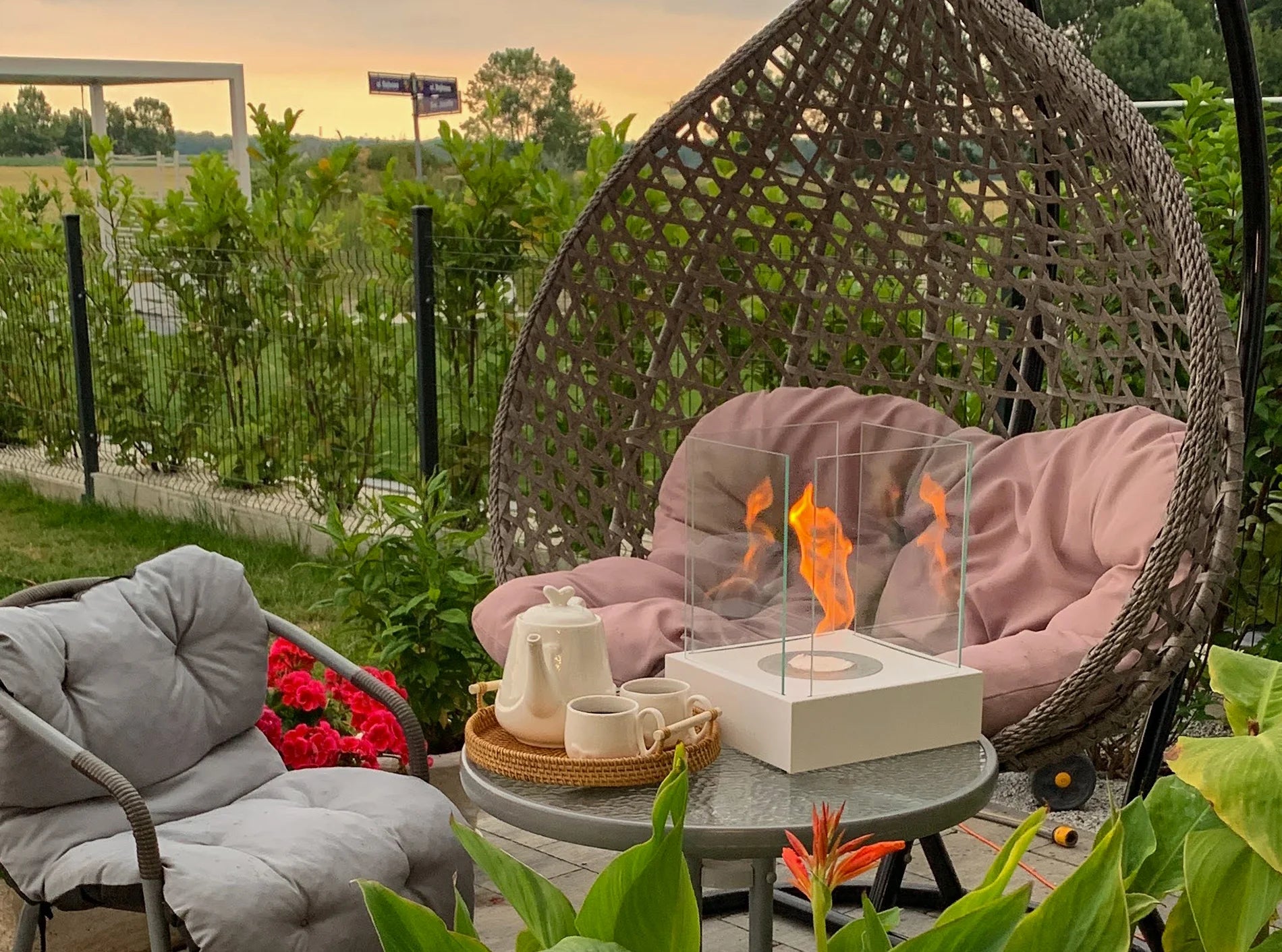 Biokamin Stand Sunset Garden Mini Weiß Matt - IgnisLumina.ch