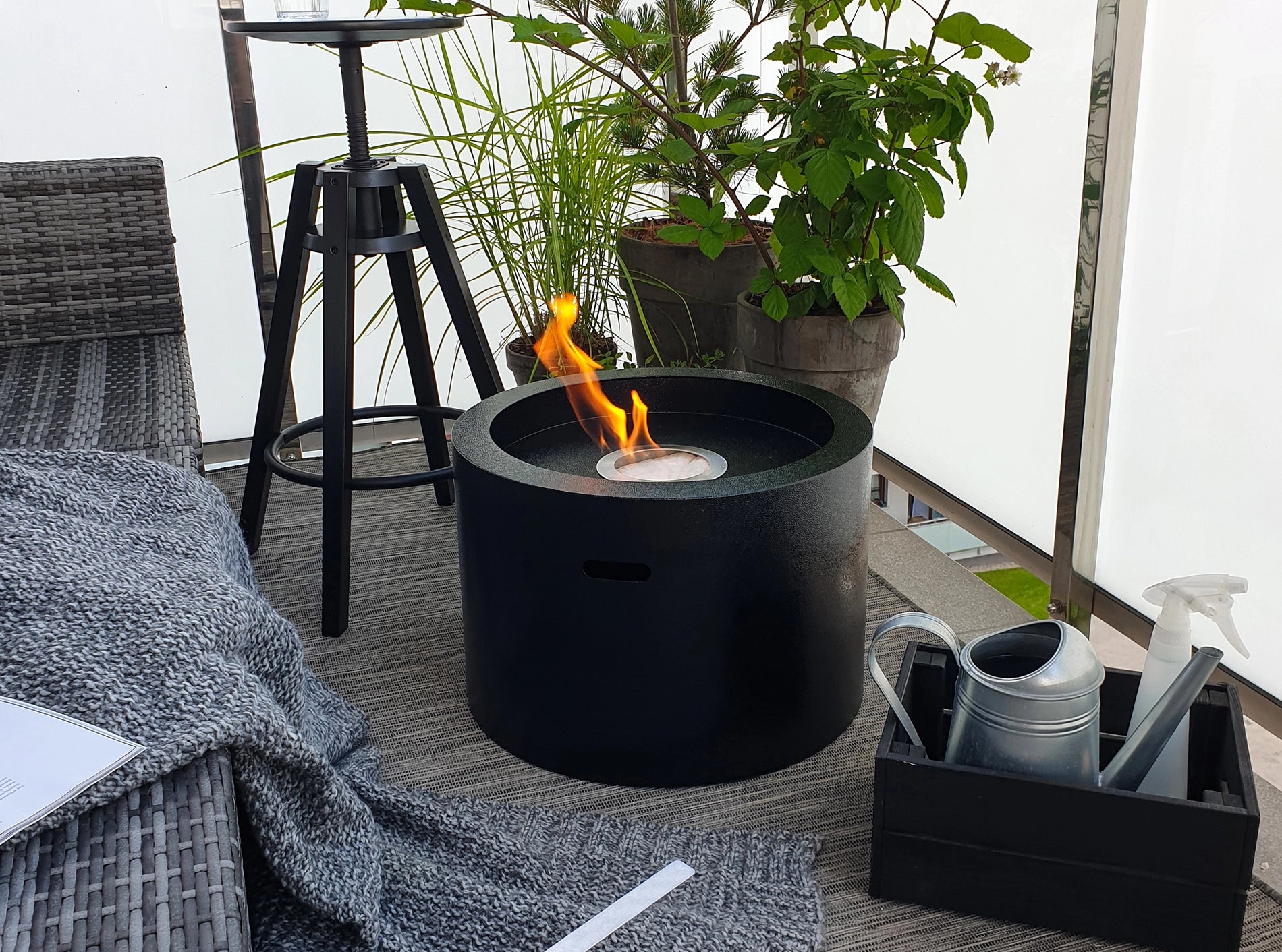 Biokamin Moon Schwarz Matt - IgnisLumina.ch