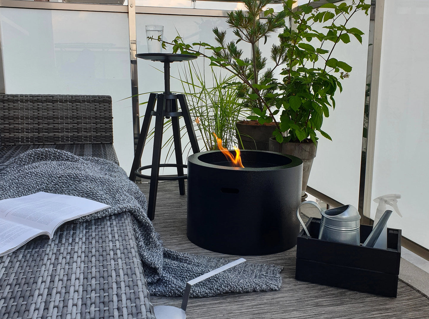 Biokamin Moon Schwarz Matt - IgnisLumina.ch