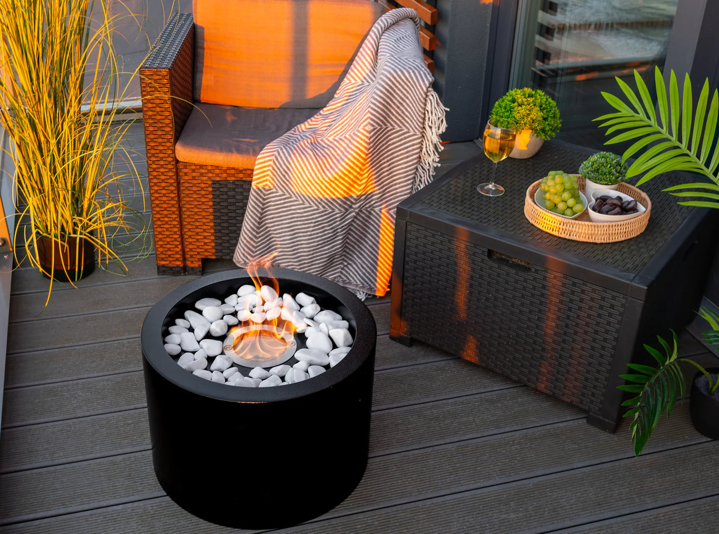 Biokamin Moon Schwarz Matt - IgnisLumina.ch