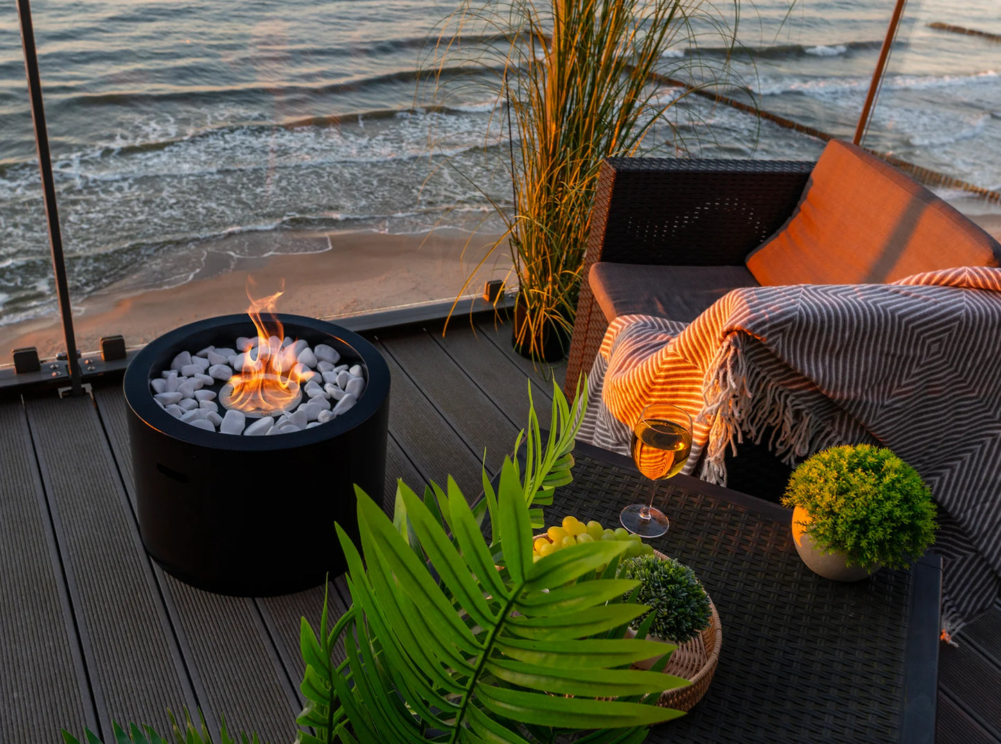 Biokamin Moon Schwarz Matt - IgnisLumina.ch