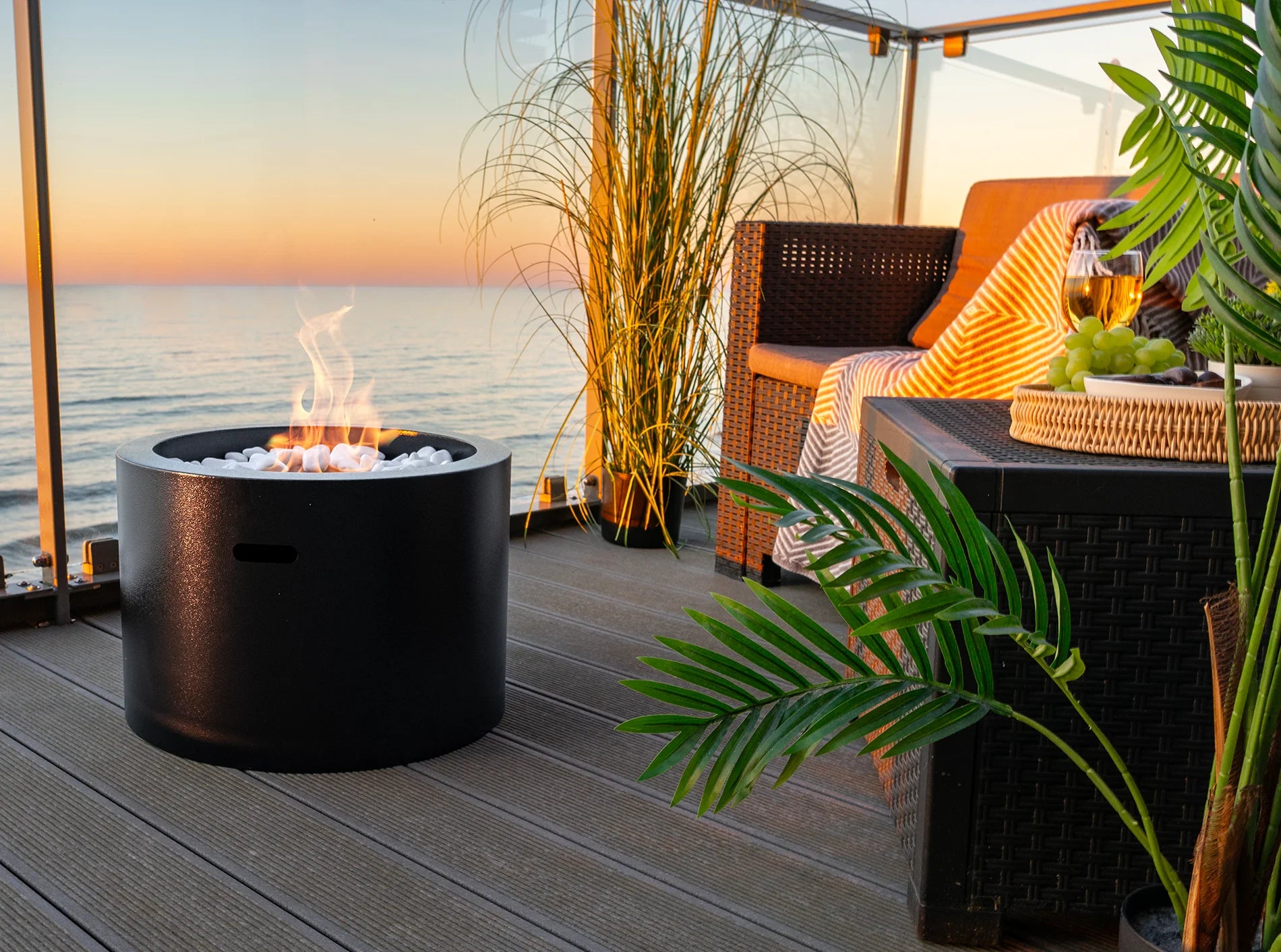 Biokamin Moon Schwarz Matt - IgnisLumina.ch