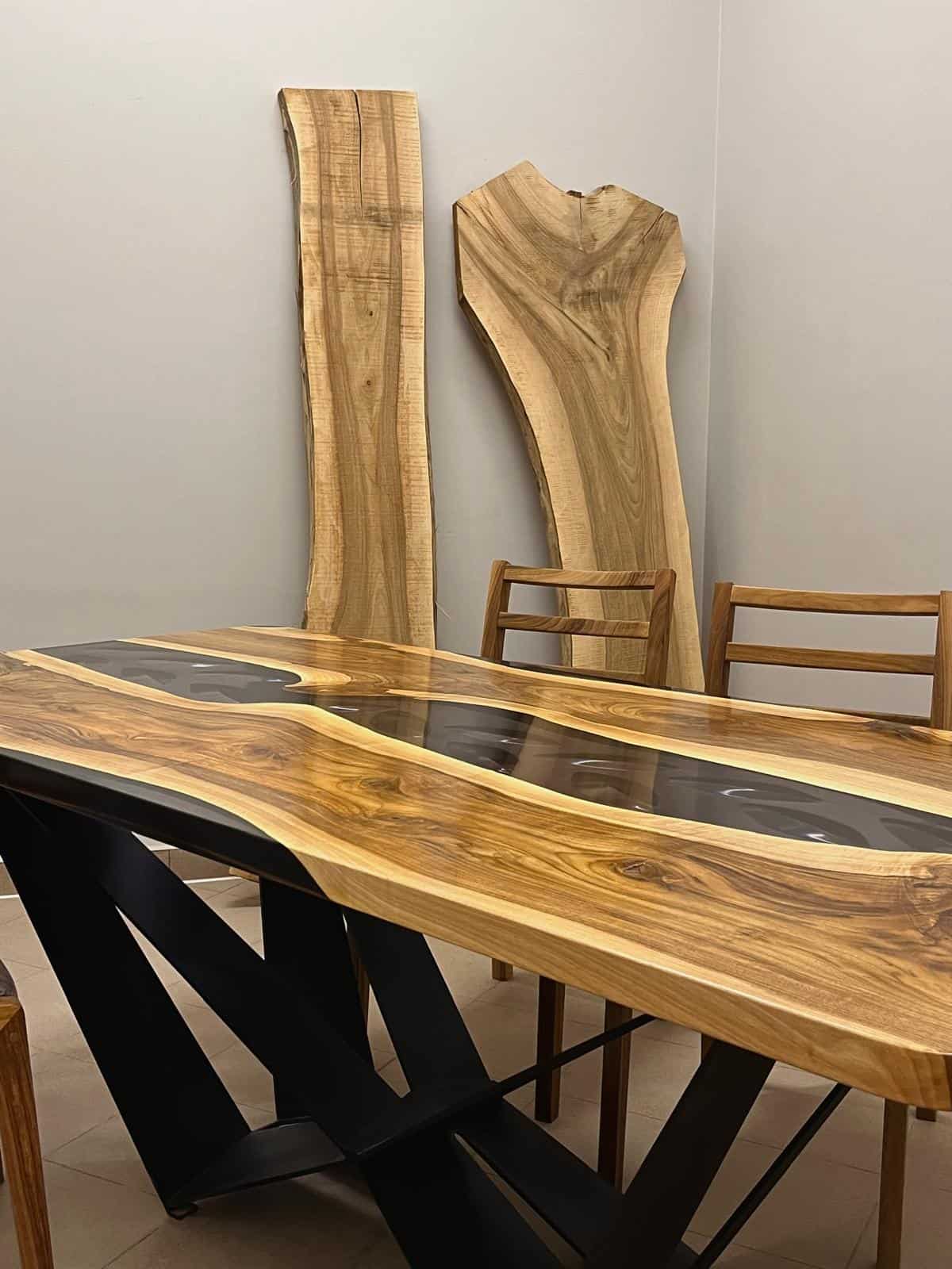 LUMINA Silva – Esstisch Nussbaum & Dunkel-Epoxidharz 194 cm – Bild 5 | IgnisLumina.ch