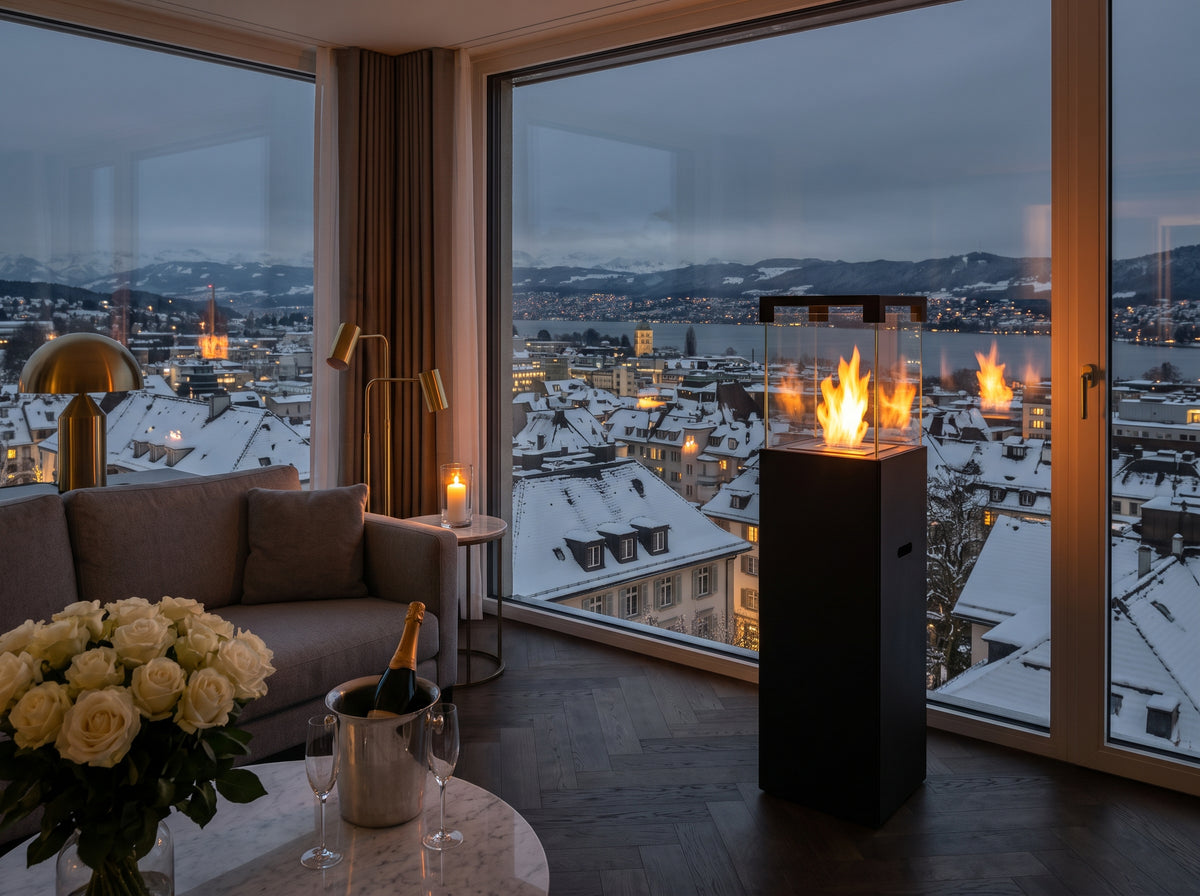 LUMINA Patio – Freistehender Bioethanol-Kamin in einer Grandhotel-Suite am Zürichberg im Winter (Wohnbeispiel, Visualisierung) – Schwarz matt