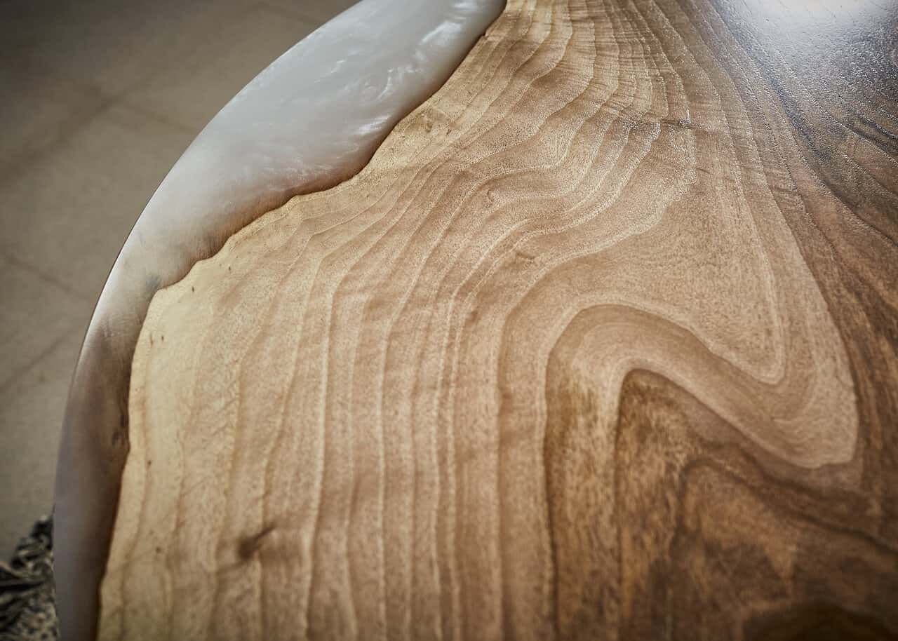 LUMINA Perlmutt – Epoxidharz Couchtisch Exklusivkollektion – Ansicht 7 | IgnisLumina