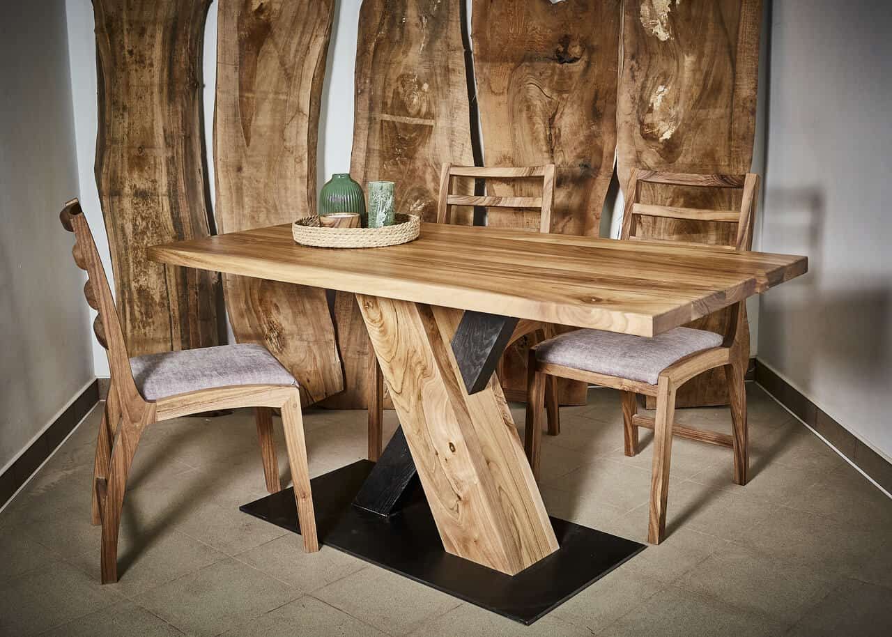 LUMINA Klassischer Massivholztisch – Massivholz Tisch Exklusivkollektion | Premium Design Schweiz
